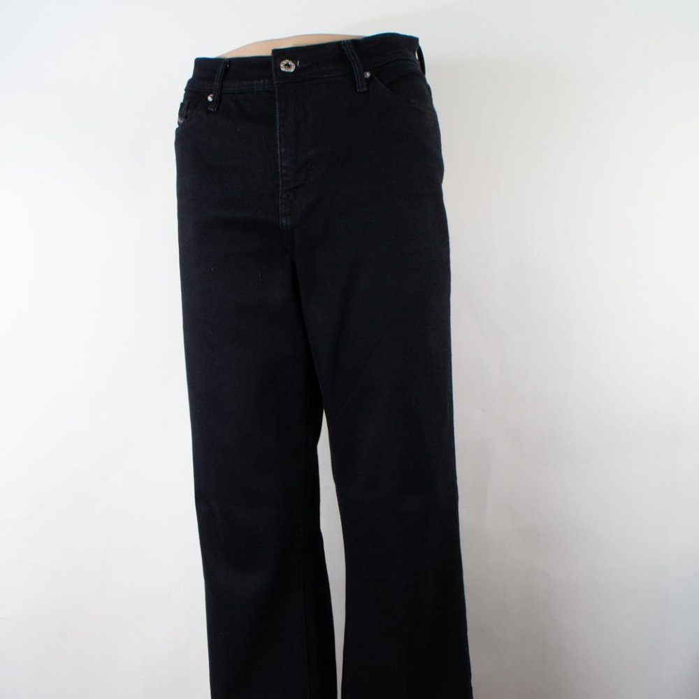 Levi's Jeans 512 Perfectly Slimming Boot Cut 10 (28 X 30) Women's Black Denim